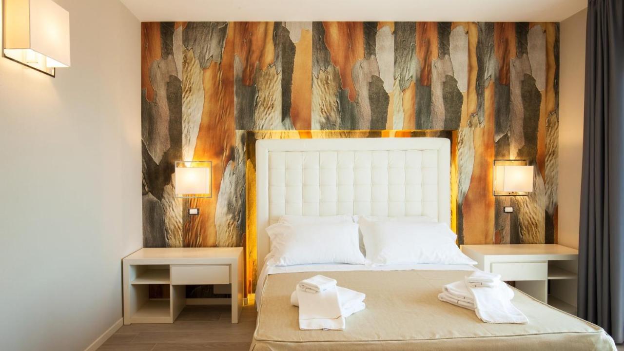 Hotel Boutique Carolina マリーナ・ディ・カスタニェート・カルドゥッチ エクステリア 写真