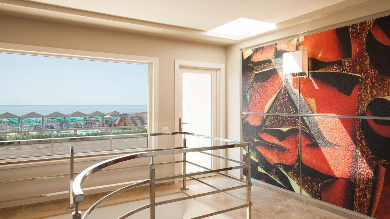 Hotel Boutique Carolina マリーナ・ディ・カスタニェート・カルドゥッチ エクステリア 写真