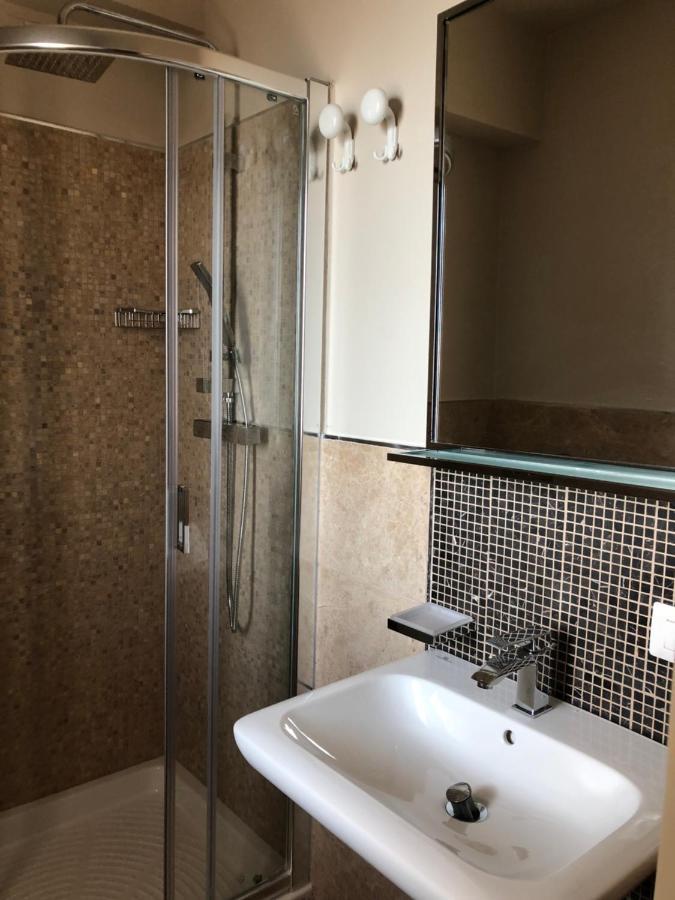 Hotel Boutique Carolina マリーナ・ディ・カスタニェート・カルドゥッチ エクステリア 写真